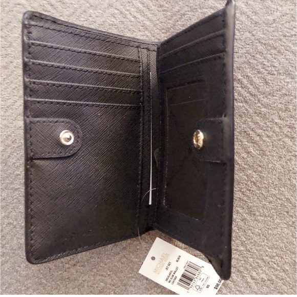 Michael Kors Jet Set black leather bifold wallet - Picture 6 of 10